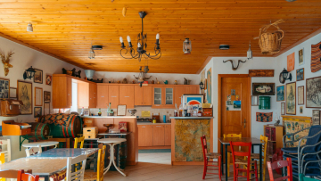 Ένα καφενείο όπου φτιάχνετε μόνοι σας τον καφέ σας στην Ορεινή Αρκαδία -Βγαλμένο από ελληνική ταινία