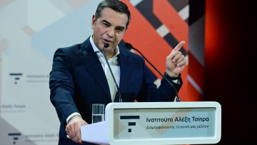 «Συγκάλυψη» από την πίσω πόρτα βλέπει ο Τσίπρας στα Τέμπη - Καμπανάκι για την αντιπολίτευση