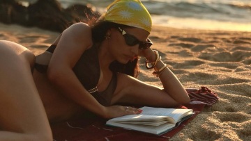 Χριστίνα Μπόμπα: Το βίντεο από την παραλία για το καλοκαίρι που αναπολεί