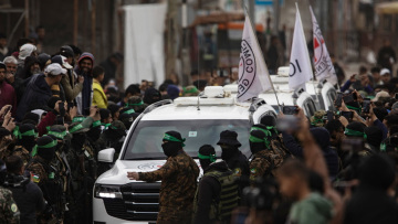 Ξημερώματα Δευτέρας η απελευθέρωση όλων των ζωντανών ομήρων, λέει η κυβέρνηση του Ισραήλ