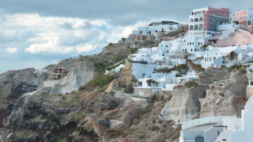 Σαντορίνη: Ο κίνδυνος της «αυθαίρετης Καλντέρας» - Πέντε φορές πιο χτισμένη από οποιαδήποτε άλλη περιοχή στην Ελλάδα