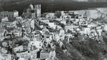 Το «θαύμα» της Σαντορίνης: Πώς το ισοπεδωμένο από τον σεισμό νησί της δεκαετίας του '60 έγινε σε 50 χρόνια τουριστικός γίγαντας