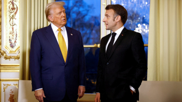 Ο Μακρόν μίλησε με Τραμπ και Ζελένσκι: Ζητά αξιόπιστες εγγυήσεις ασφαλείας 