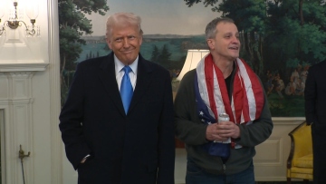 Επαναπατρίστηκε ο Αμερικανός Μαρκ Φόγκελ που κρατούνταν στη Ρωσία από το 2021 - Εγινε δεκτός από τον Τραμπ