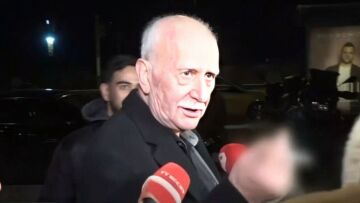 Γιώργος Παπαδάκης: Η αντίδρασή του μπροστά στις τηλεοπτικές κάμερες - «Είστε σοβαροί που θέλετε δηλώσεις;»