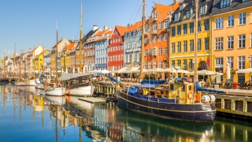 Δανοί τρολάρουν τον Τραμπ για τα σχέδιά του για τη Γροιλανδία: «Ας αγοράσουμε την Καλιφόρνια» προτείνει αίτηση με 200.000 υπογραφές!