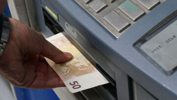 Ανώτατο Ειδικό Δικαστήριο: Ναι στα αναδρομικά συνταξιούχων που είχαν προσφύγει ως 21/7/2020 - Ποιοι θα πληρωθούν, ποιοι συνεχίζουν δικαστικά