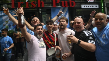 Παγκόσμιο κύπελλο 2034: Ευπρόσδεκτοι οι LGBTQ φίλαθλοι, αλλά παραμένει η απαγόρευση του αλκοόλ 