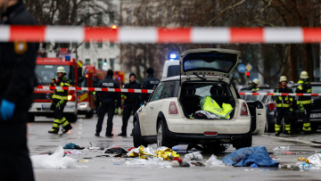 Πέθαναν μητέρα και κορίτσι 2 ετών που είχαν τραυματιστεί από τον Αφγανό στο κέντρο του Μονάχου