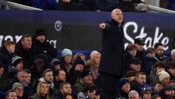 Λίβερπουλ: Γκάφα της Premier League με την τιμωρία του Σλοτ, κίνδυνος να εκτίσει με τη Σίτι 