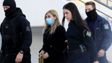 Δίκη Πισπιρίγκου: Αναπαράσταση των τελευταίων στιγμών της Ίριδας με κούκλα στο δικαστήριο