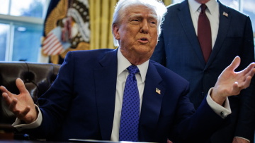 Ο Τραμπ απαγόρευσε επ' αόριστον στο Associated Press την πρόσβαση στο Οβάλ Γραφείο και το Air Force One