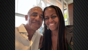 Μου κόβεις την ανάσα, έγραψε ο Μπαράκ Ομπάμα για του Αγίου Βαλεντίνου και δημοσίευσε selfie με τη Μισέλ που έχει ράστα