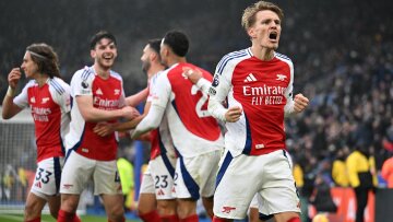 Premier League, Λέστερ-Άρσεναλ 0-2: Ο Μερίνο την κράτησε ζωντανή στη μάχη του τίτλου - Δείτε βίντεο