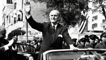 Από τον θρίαμβο της Ένωσης Κέντρου το 1964, στο χάος της Κεντροαριστεράς σήμερα: Τι διδάσκει η Ιστορία