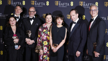 Στο «Κονκλάβιο» το BAFTA καλύτερης ταινίας, Μπρόντι και Μάντισον για τους Α’ ρόλους - Δείτε βίντεο με τις λαμπερές εμφανίσεις