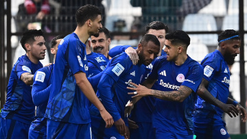 Πανσερραϊκός - Ολυμπιακός 0-4: «Πάρτι» στη βροχή - Δείτε τα γκολ 