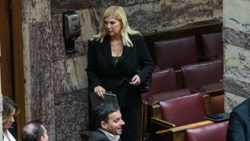 ΣΥΡΙΖΑ κατά Θρασκιά για την προσχώρηση στο ΠΑΣΟΚ: Εξόχως προβληματική και παράδειγμα προς αποφυγήν η συμπεριφορά της