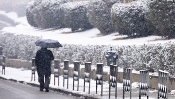 Η ψυχρή εισβολή έρχεται σε δύο κύματα - Πού αναμένεται να χιονίσει στην Αττική