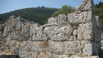 Βρέθηκαν αρχαιότητες από τη ρωμαϊκή περίοδο σε οικόπεδο όπου θα ανεγερθεί σχολείο στην Πάτρα – Δείτε φωτογραφίες