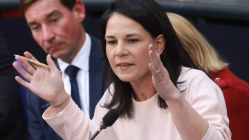 Διαρκής ειρήνη στην Ευρώπη μπορεί να υπάρξει μόνο με την Ευρώπη, λέει η Μπέρμποκ