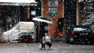Καιρός: Βουτιά της θερμοκρασίας έως και 10 βαθμούς από σήμερα μέχρι και την Τρίτη, πού θα χιονίσει
