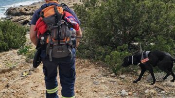 Εξαφάνιση 21χρονου στο φαράγγι της Σαμαριάς: Ελικόπτερο και drone δίνουν μάχη σε αντίξοες καιρικές συνθήκες