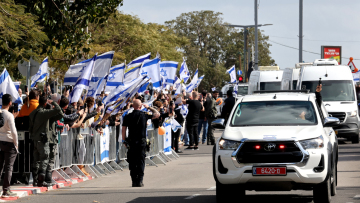 Ισραήλ: Θρήνος στην επιστροφή των σορών των αιχμαλώτων της Χαμάς - Δύο μικρά παιδιά ανάμεσά τους