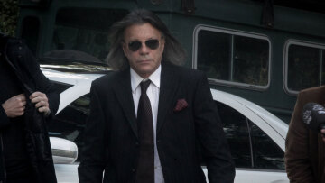 Πώς εξήγησε ο Ψινάκης την απουσία του στη Μύκονο τις ώρες της τραγωδίας στο Μάτι - Έψαχνα να βρω ελικόπτερο... 