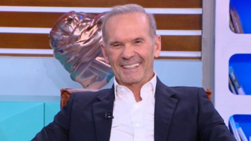 Κωστόπουλος για τον αρραβώνα της κόρης του: Κουφάθηκα που ήρθε να ζητήσει το χέρι της, με έπιασαν τύψεις που δεν το είχα κάνει εγώ