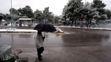 Χριστούγεννα με βροχές και Πρωτοχρονιά με κρύο προβλέπει ο Τσατραφύλλιας, οι πρώτες εκτιμήσεις για τον καιρό των εορτών