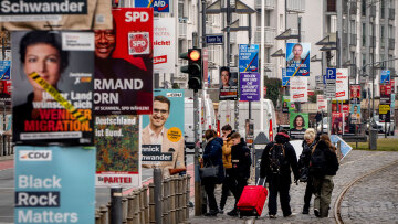 Άνοιξαν οι κάλπες για τις εκλογές στη Γερμανία - Η δύσκολη εξίσωση που πρέπει να λύσει ο επόμενος Καγκελάριος - Στις 19:00 τα exit polls