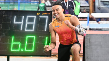 Βασιλιάς των αιθέρων ο Καραλής - Άλμα στα 6.01μ στο ΣΕΦ και νέο πανελλήνιο ρεκόρ για τον Έλληνα Ολυμπιονίκη - Βίντεο