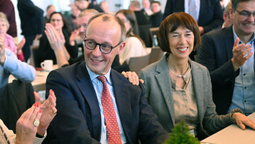 Γερμανικές εκλογές - Ο Φρίντριχ Μερτς πετά με ιδιωτικό τζετ, αλλά δηλώνει... μεσαία τάξη - Μέρκελ: Θέλαμε κι οι δύο να είμαστε το αφεντικό