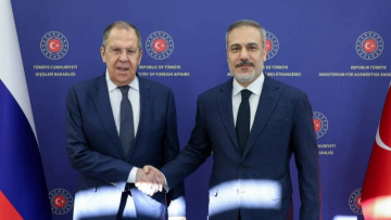 Πόλεμος στην Ουκρανία: Θα σταματήσουμε όταν πάρουμε αυτά που θέλουμε από τις διαπραγματεύσεις, λέει ο Λαβρόφ