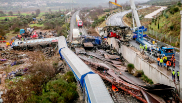 Πραγματογνωμοσύνη για τη μεταφορά παράνομου εύφλεκτου υλικού στα Τέμπη: Δεν υπάρχουν πειστικά στοιχεία, είναι απίθανο, μόνο θεωρητικά δεν μπορεί να αποκλειστεί εντελώς - Την ζήτησε η οικογένεια Πλακιά