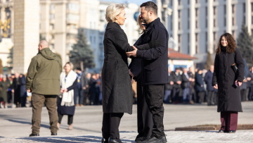 Η Φον ντερ Λάιεν ανακοίνωσε νέα εκταμίευση βοήθειας ύψους 3,5 δισ. ευρώ προς το Κίεβο