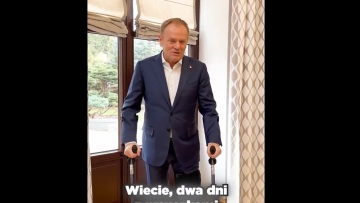 Πολωνία: Ο Τουσκ έσπασε το πόδι του κάνοντας σκι με τα εγγόνια του - Δείτε βίντεο