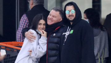 Δεν θα επιτρέψουμε να μετατραπούν οι ενδεχομένως τελευταίες στιγμές του πατέρα μας σε ριάλιτι, ξεσπούν τα παιδιά του Αλέξη Κούγια 