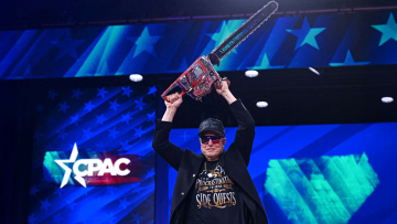 Άνω κάτω ο δημόσιος τομέας στις ΗΠΑ - Ο Μασκ δίνει «δεύτερη ευκαιρία» στους υπαλλήλους που τον αγνόησαν αλλά απειλεί πάλι με απολύσεις