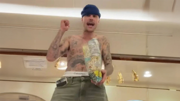 O Τζάστιν Μπίμπερ ραπάρει «είμαι φτιαγμένος» λίγο μετά τις φήμες ότι παίρνει ναρκωτικά - Δείτε βίντεο