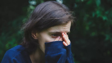 Κατάθλιψη: Ποιοι τύποι προσωπικότητας είναι πιο ευάλωτοι και «χάνονται» στο σπιράλ της θλίψης