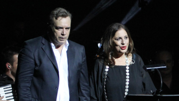 Μανώλης Λιδάκης: Συντετριμμένη η Χάρις Αλεξίου με την είδηση θανάτου του - «Δεν το πιστεύω Θεέ μου»