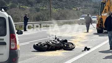 Τραγωδία στην Κρήτη με νεκρό μοτοσικλετιστή - Χτύπησε σε διερχόμενο αυτοκίνητο στο αντίθετο ρεύμα