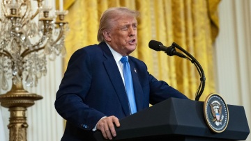 Ντόναλντ Τραμπ: Η κυβέρνηση θα επιλέγει ποιοι - λίγοι - δημοσιογράφοι θα παρακολουθούν τις ενημερώσεις