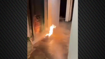 Έκρηξη από μηχανισμό με γκαζάκια σε είσοδο πολυκατοικίας στη Βάρκιζα