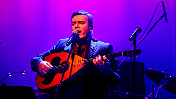 Μανώλης Λιδάκης: Όταν άφησε... άφωνη την Βιτάλη - Τα σκυλάδικα, τα καμπαρέ, ο Μίκης Θεοδωράκης και η κατάθλιψη