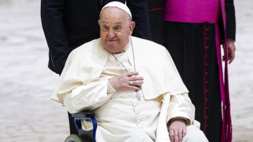Πάπας Φραγκίσκος: Συνεχίζει τη φαρμακευτική αγωγή, γίνονται νέες εξετάσεις