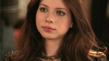 Μισέλ Τράχτενμπεργκ: Οι δημιουργοί της σειράς «Gossip Girl» αποχαιρετούν την τηλεοπτική Georgina Sparks