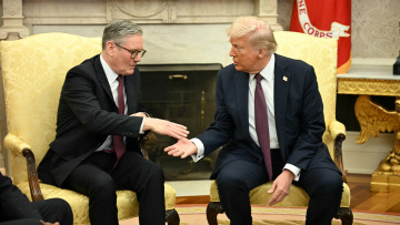 Τραμπ: Δεν είπα τον Ζελένσκι δικτάτορα - Πιστεύω ο Πούτιν θα κρατήσει τον λόγο του για την Ουκρανία